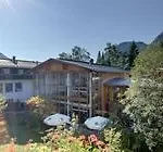 ホテル Outdoorhotel Jaeger Von Fall 3*
