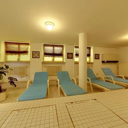 Outdoorhotel Jaeger Von Fall 3* لينغريس