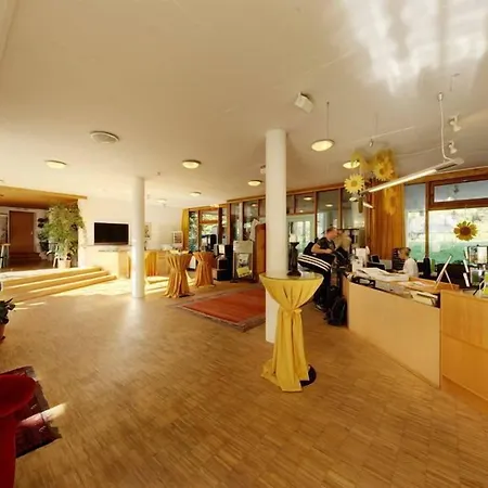 Outdoorhotel Jaeger Von Fall 3* لينغريس