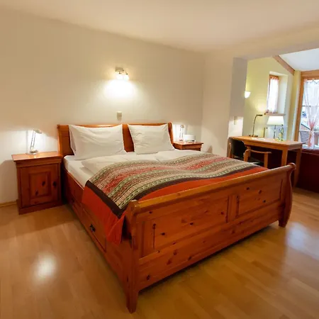 Outdoorhotel Jaeger Von Fall 3* لينغريس