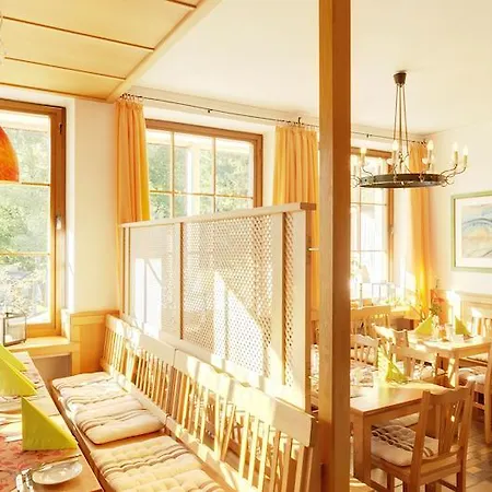 Hotel Jager Von Fall