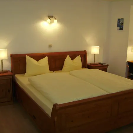 Outdoorhotel Jaeger Von Fall 3* لينغريس