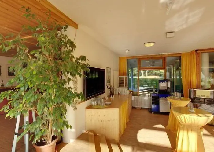 Outdoorhotel Jaeger Von Fall